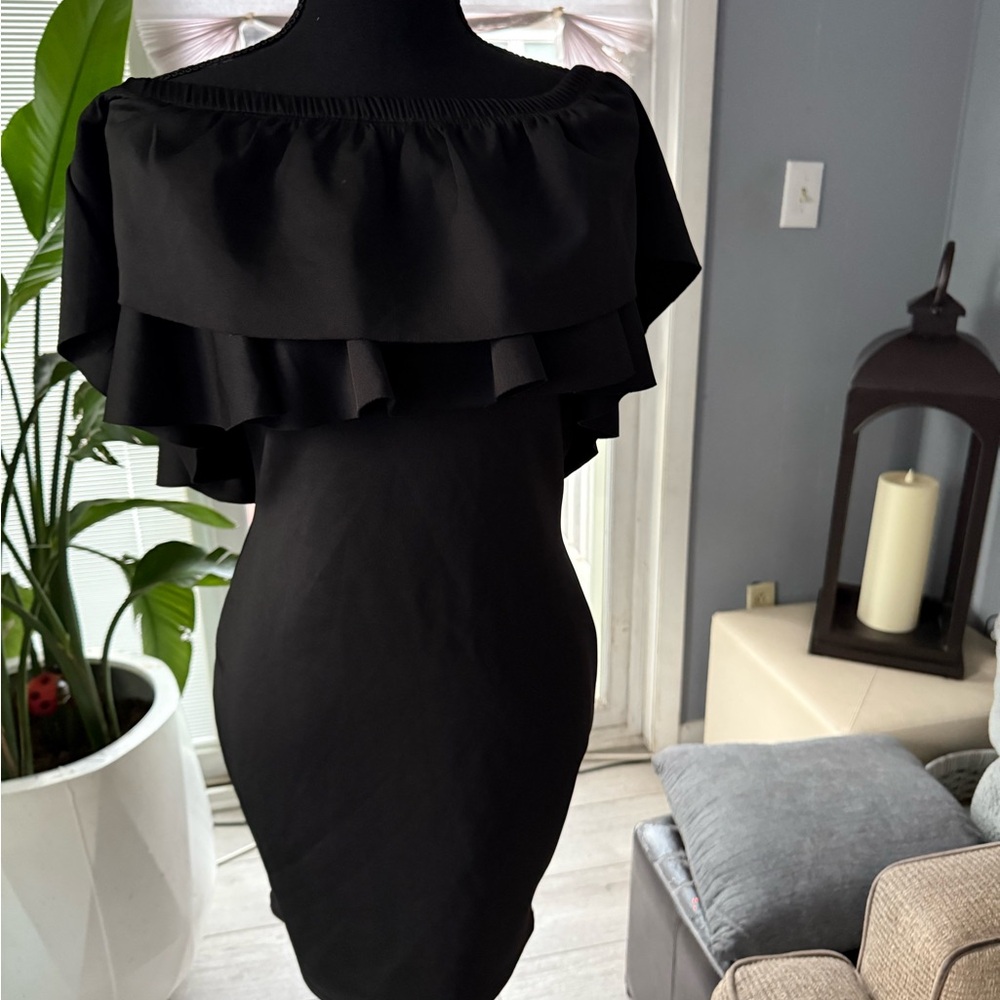 Missguided Black One-Shoulder Ruffle Bodycon Dress